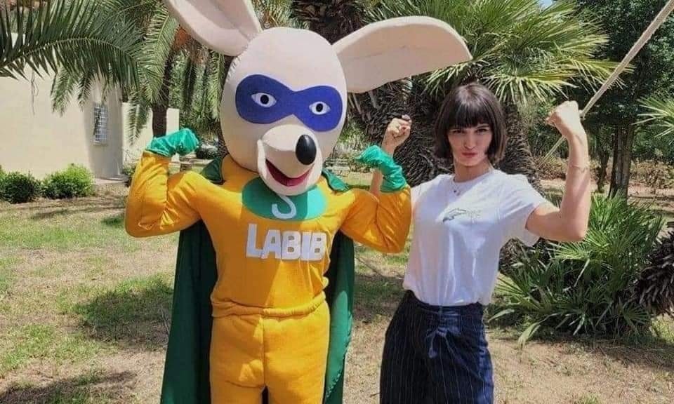الممثلة عزة سليمان سفيرة للبيئة بتونس
